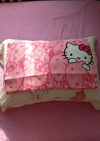 Renkli Baskılı Pembe Hello Kittyli çocukYastık Kılıfı