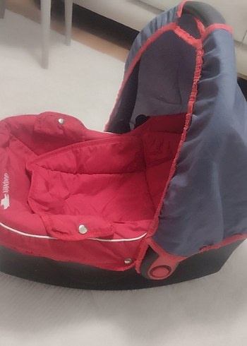 Darphin Kırmızı ve Gri Bebek Oto Koltuğu