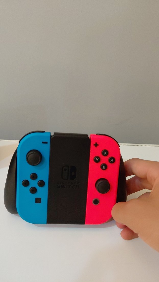 Nintendo Switch Oled Konsol kırmızı mavi - Görsel 2