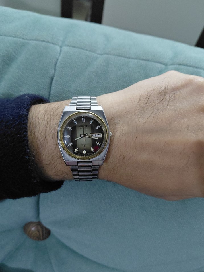 Parlak Altın Detaylı Klasik Seiko Erkek Saati - Görsel 4