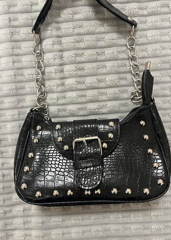 Siyah Parlak Yılan Desenli Tokalı Deri Çanta - Görsel 2