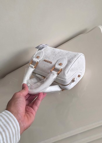 Vakko Gold defolu Beyaz Deri Çanta 10x13x17 cm-3 kademeli aski - Görsel 3