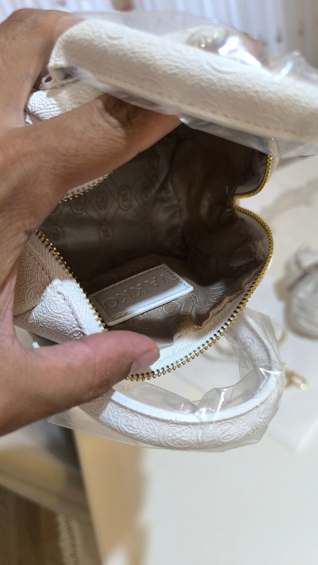 Vakko Beyaz Deri Kadın Çanta 10x15 mini-3 kademeli aski - Görsel 4