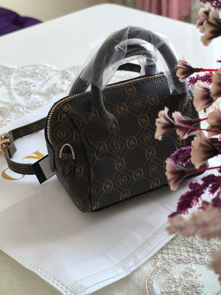 Vakko Kahverengi Deri Kadın Çanta 10x15 mini-3 kademeli aski - Görsel 2