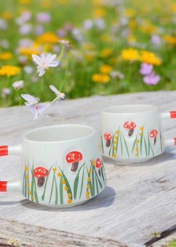 Renkli Saplı Mantar Desenli Beyaz Kupa - Görsel 2