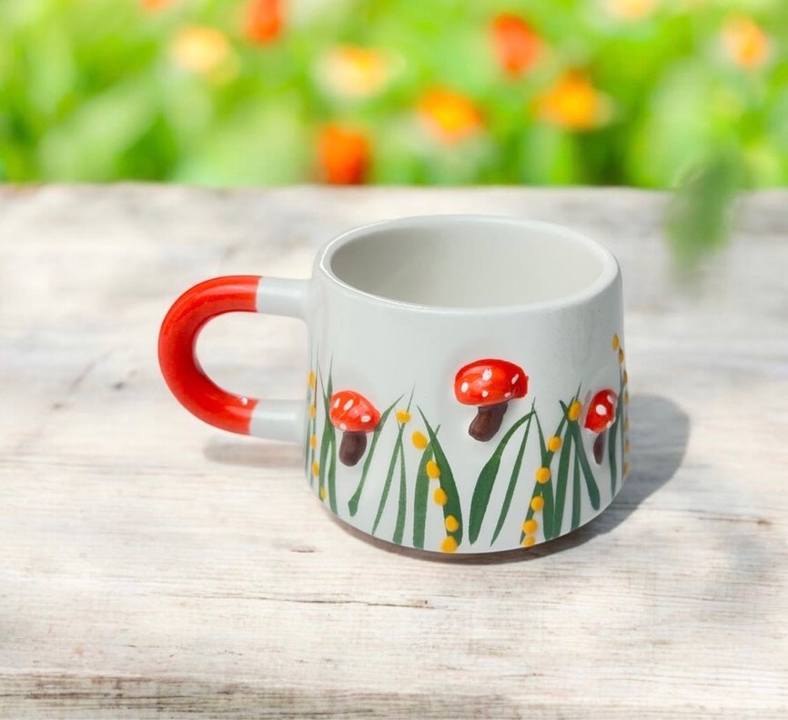 Renkli Saplı Mantar Desenli Beyaz Kupa - Görsel 3