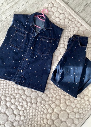 Mavi Payet İşlemeli Kolsuz Kısa Denim Ceket pantolon