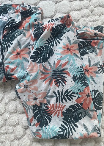 Çiçek Desenli Gri Rahat Kadın Pijama Takımı - Görsel 3