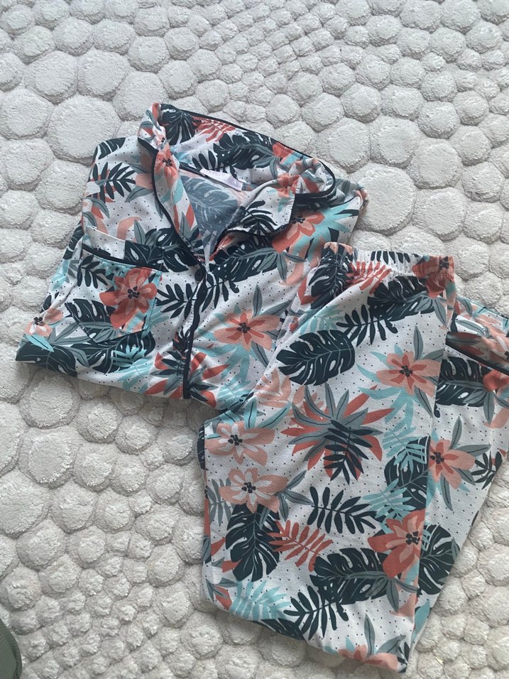 Çiçek Desenli Gri Rahat Kadın Pijama Takımı - Görsel 5