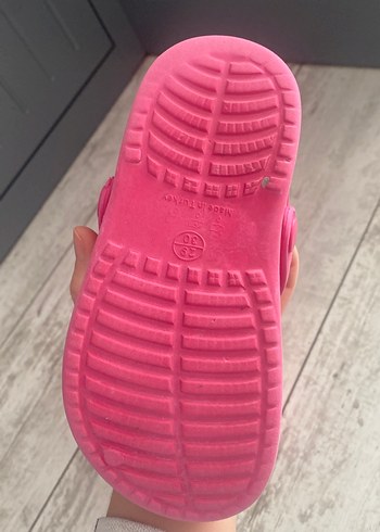 Kız Çocuk Pembe Tokalı Terlik - Görsel 4