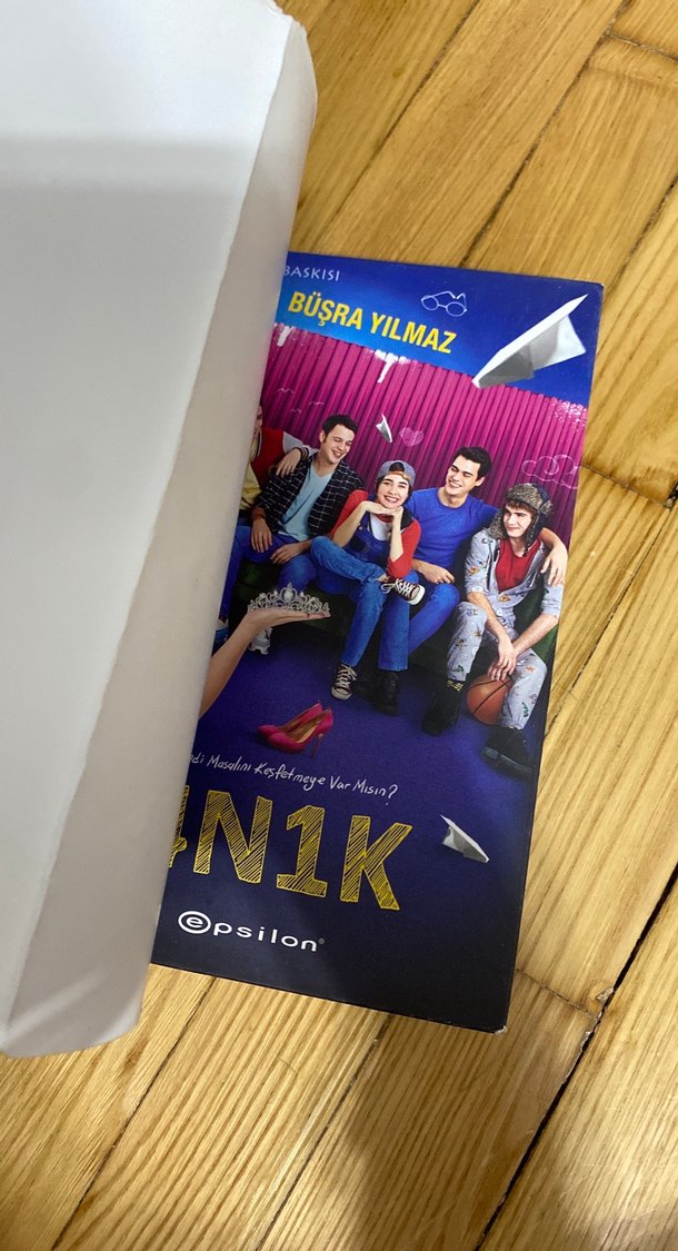 4N1K 1. Kitap Film Özel Baskısı Ciltli - Büşra Yılmaz Roman - Görsel 2