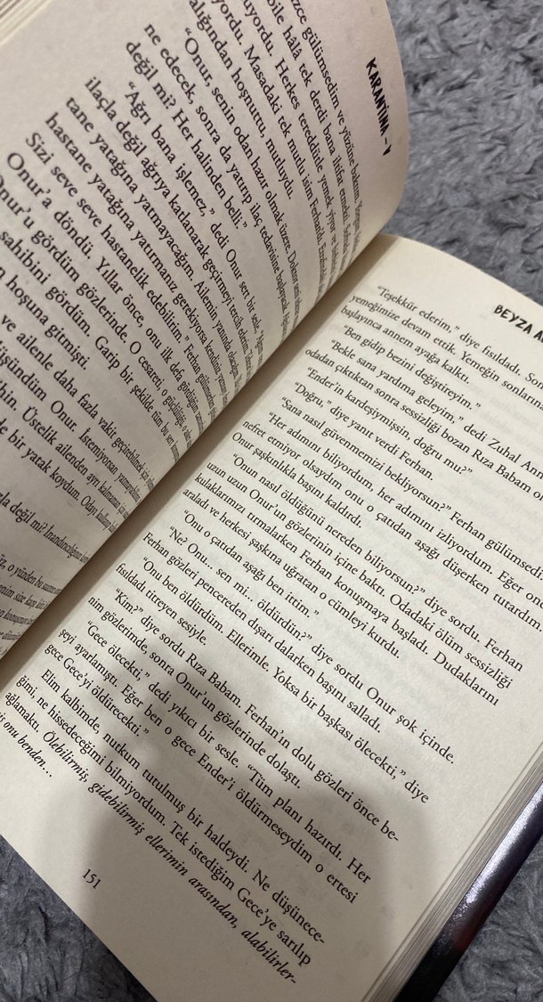 Karantina 5 (Ciltli) - Beyza Alkoç Romanı - Görsel 3