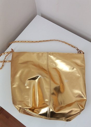 Zara Zincir Detaylı Altın Rengi Deri Kadın Çanta