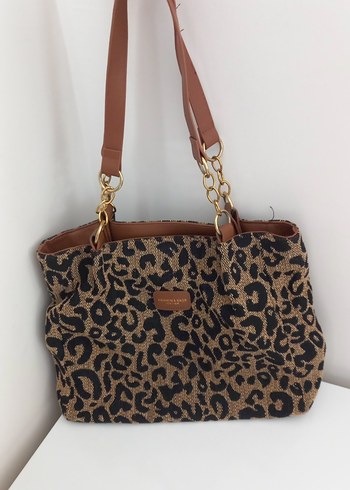 Zincir Detaylı Leopar Desenli Kadın Çanta