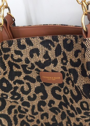Zara Zincir Detaylı Leopar Desenli Kadın Çanta