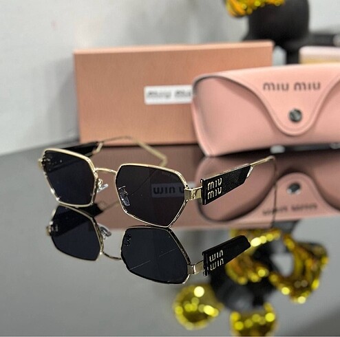 Miu Miu Miu Miu Güneş Gözlüğü