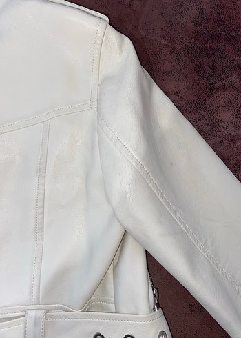 Beyaz Deri Kemerli Kadın Ceket - Görsel 9