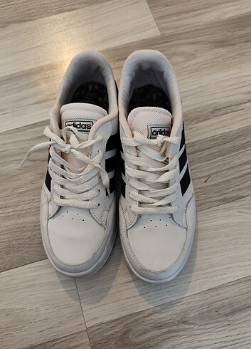 Adidas Spor ayakkabı bir kez giydim
