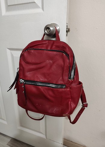 Kadın Parlak Kırmızı Deri Sırt Çantası - Görsel 2