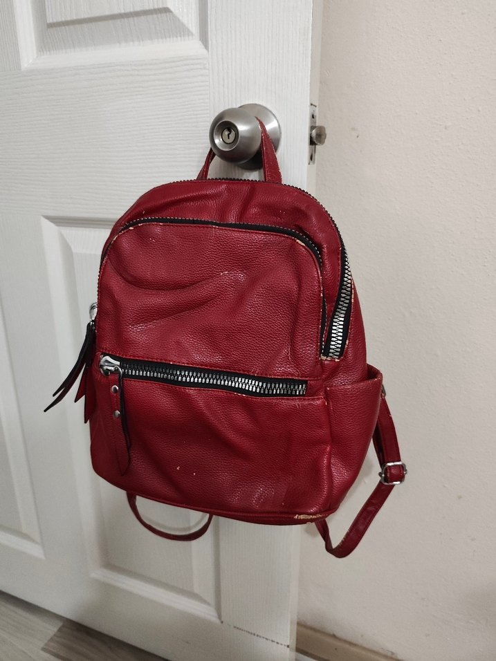 Kadın Parlak Kırmızı Deri Sırt Çantası - Görsel 2