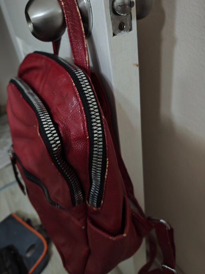Kadın Parlak Kırmızı Deri Sırt Çantası - Görsel 4