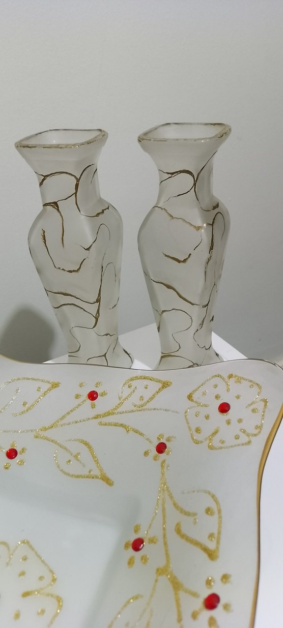 Beyaz Çiçek Desenli Dekoratif Vazo ve Tabak Seti - Görsel 3