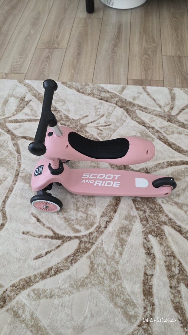Scoot and Ride Oturmalı Pembe Çocuk Scooter - Görsel 3