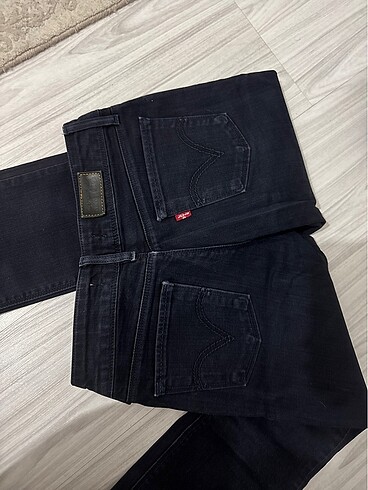 28 Beden lacivert Renk Levis 571 kot pantolon