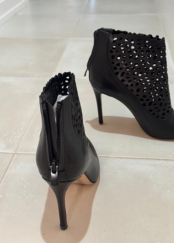 Hotiç Pencereli Deri Bot - Görsel 4