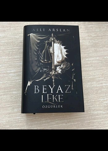 Beyaz Leke - Aslı Arslan