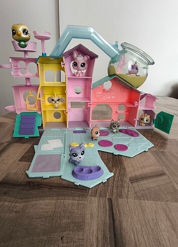 LPS 1. Seri Apartman + 8 tane orjinal miniş