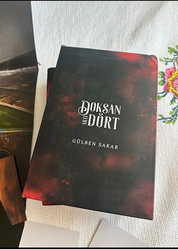  Doksan ve Dört Romanı - Golben Sakar
