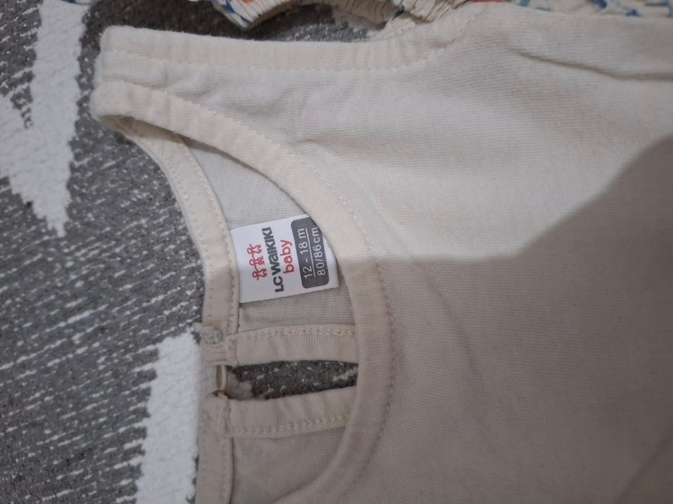 V Yaka Fırfırlı Beyaz Keten Bluz - Görsel 2