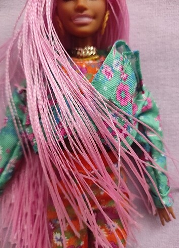  Beden Barbie extra siyahi örgülü bebek