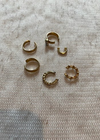Minimalist Mini Altın Boncuklu Küpeler