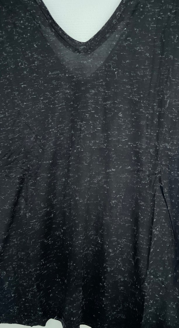 Siyah V Yaka Kısa Kollu Keten Tişört - Görsel 2