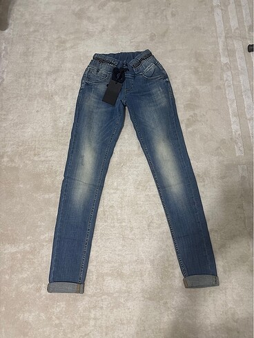 Yüksek bel jean pantolon