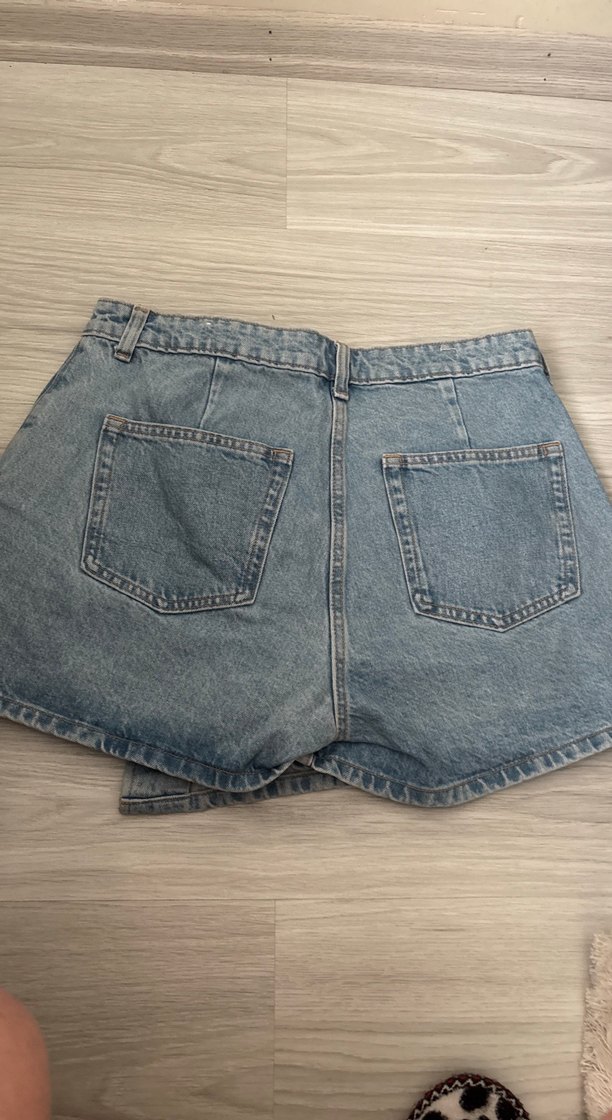 Zara Düğmeli Mavi Mini Denim etekli şort - Görsel 4