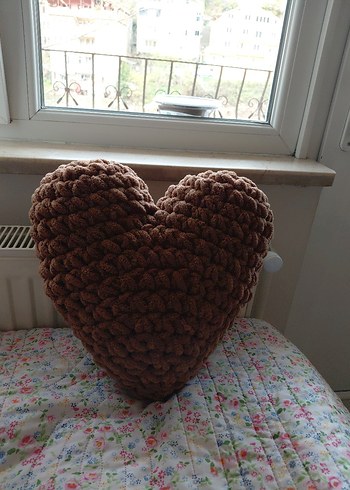 Kahverengi Kalp Şeklinde Yumuşak Yastık - Görsel 3