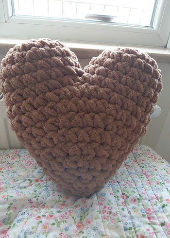 Kahverengi Kalp Şeklinde Yumuşak Yastık - Görsel 2