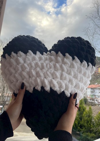 Siyah Kalp Şekilli Yumuşak Yastık - Görsel 5