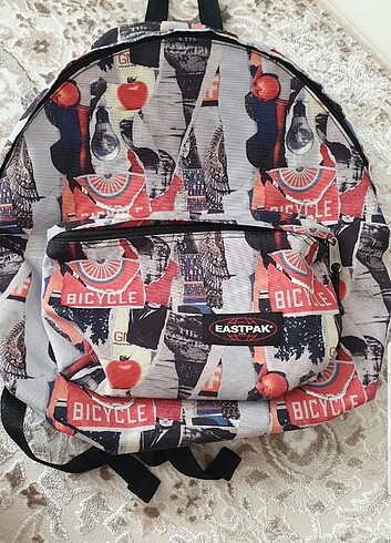 Eastpak sırt çantası