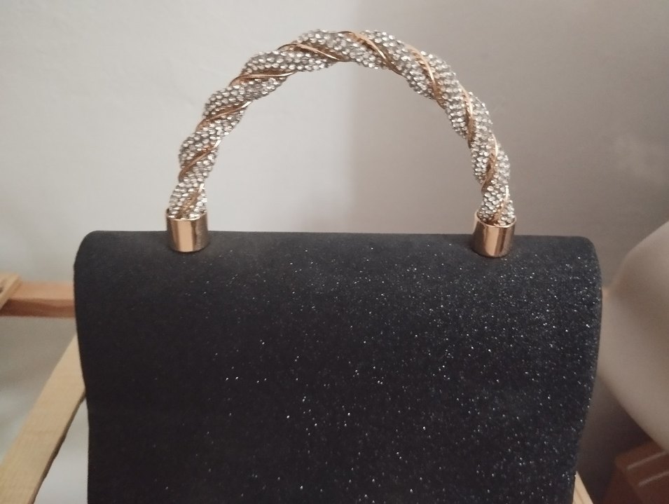 Gri Parlak Fiyonk Detaylı Kadın Çanta - Görsel 2