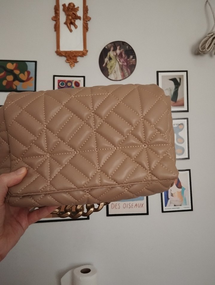 Zincir Detaylı Bej Deri Kadın Çanta - Görsel 2