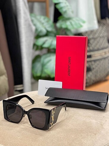 Ysl gözlük