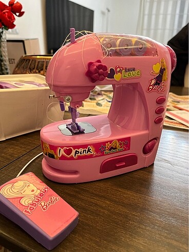 Barbie Dikiş Makinesi ve Ütü Seti