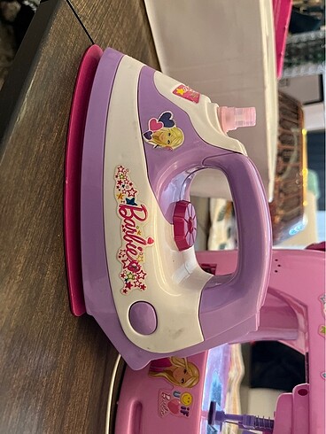 Beden Renk Barbie Dikiş Makinesi ve Ütü Seti