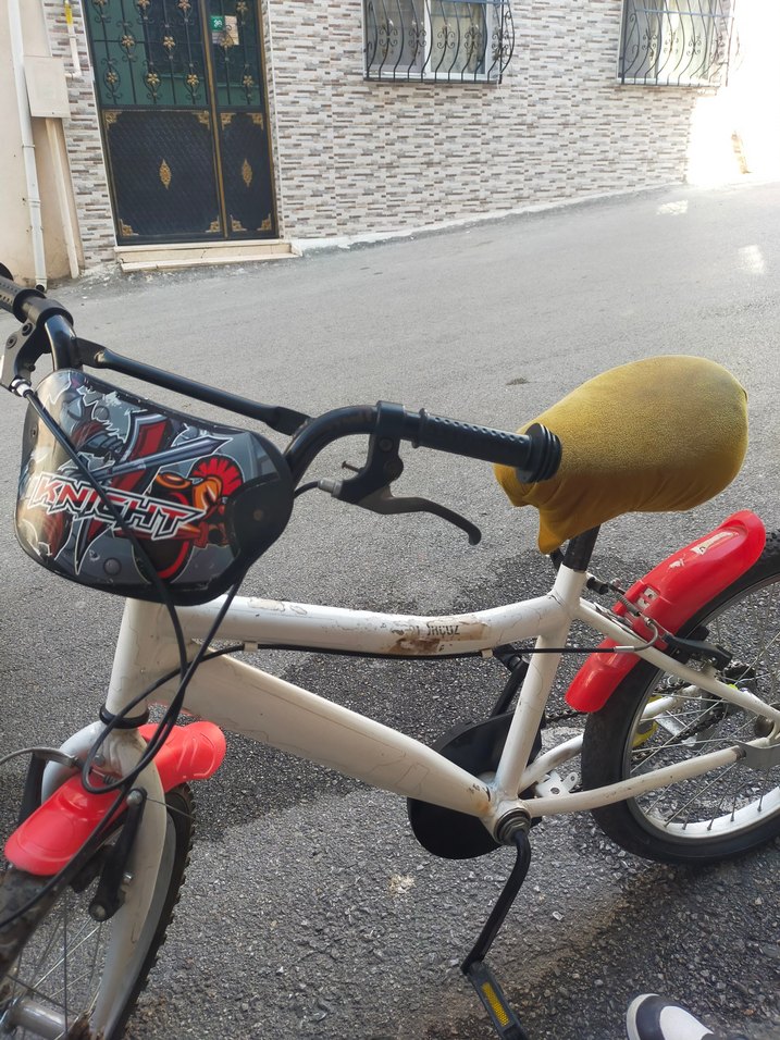 Beyaz Renkli Dört Tekerlekli Bisiklet - Görsel 4