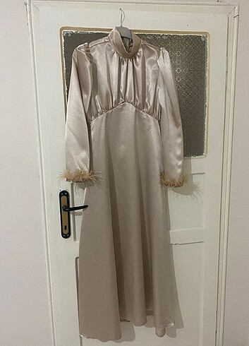 Saten elbise bej rengi - Görsel 6