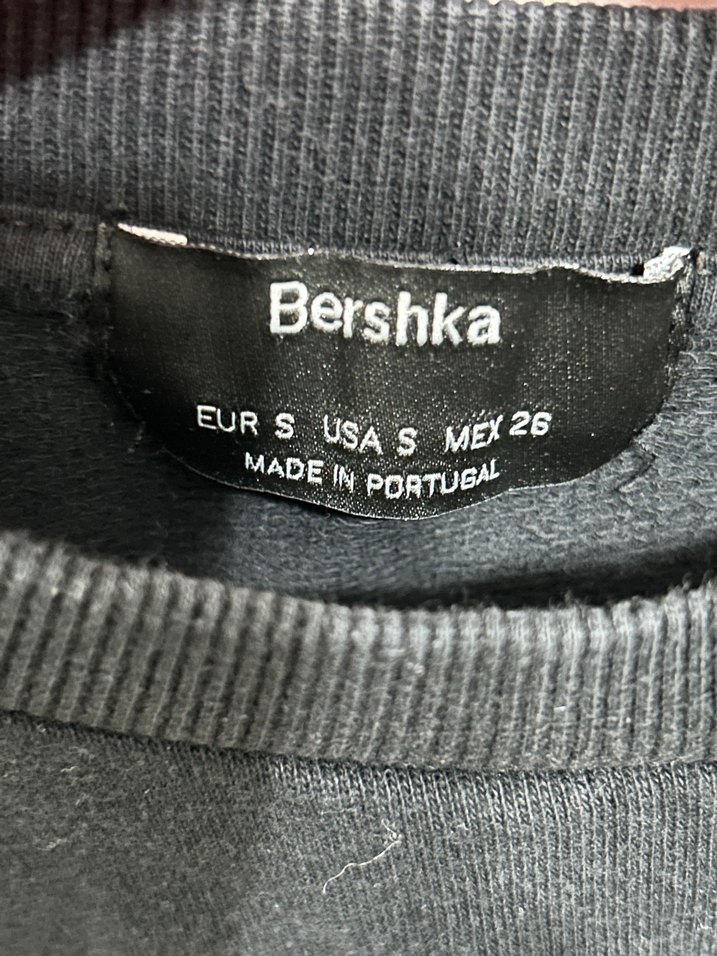 Siyah Baskılı Crop Sweatshirt - Görsel 2